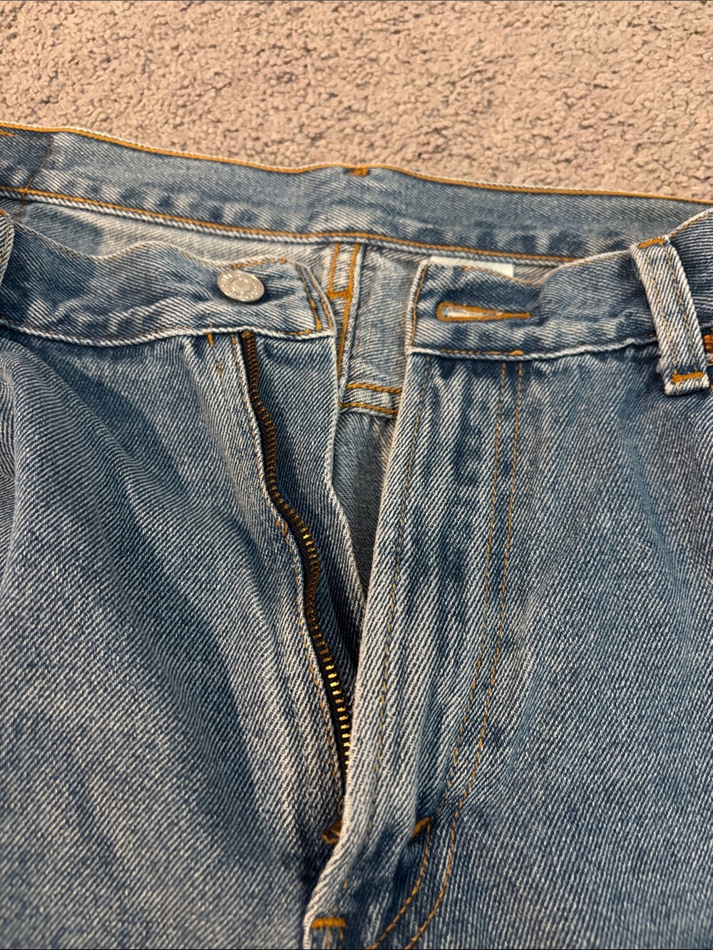 Levi's Classic Light Blue Denim Shorts - Picture 5 of 5